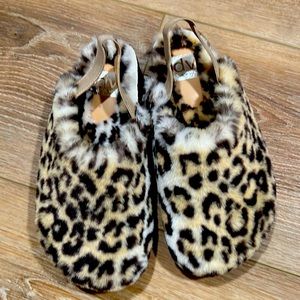 Girl NWOT slippers